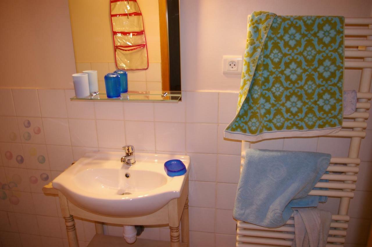 Gite La Paillote Montauroux Szoba fotó